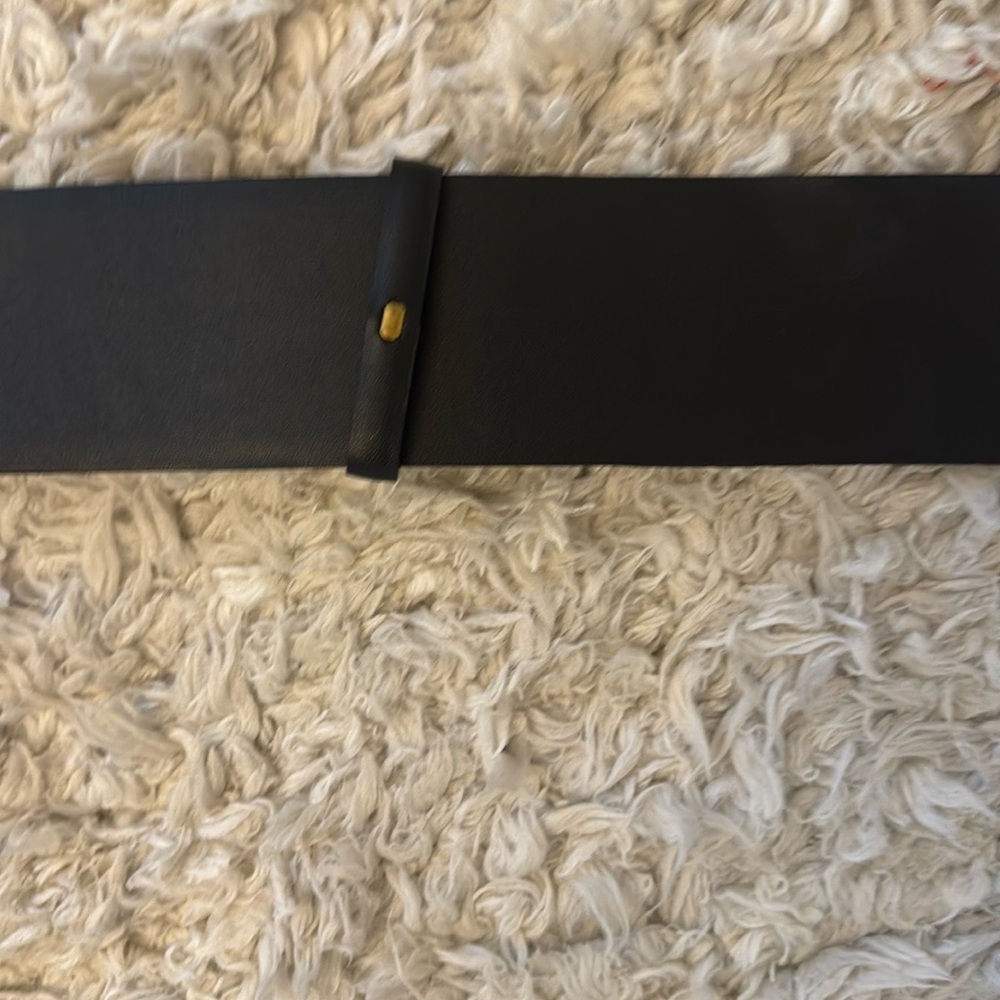 Thick wide Black Belt with Gold Buckle. Size small - Picture 7 of 10